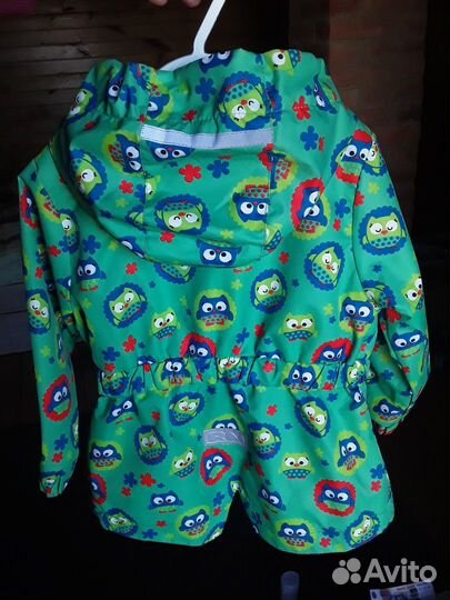 Куртка-ветровка на 2-3 года для девочки