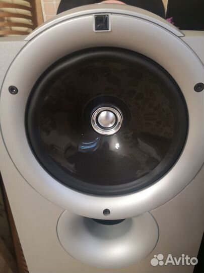 KEF Q5