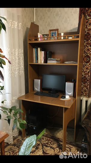 Письменный стол