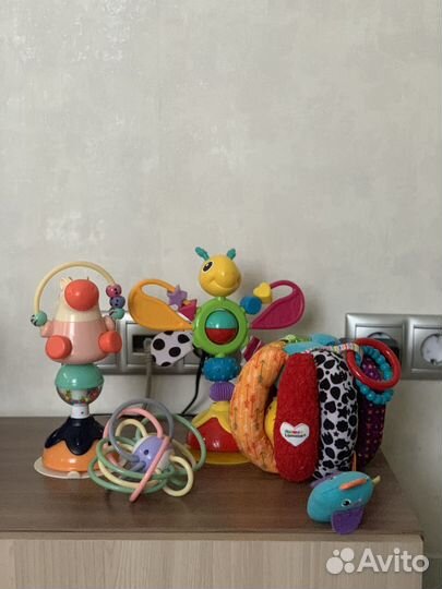 Развивающие игрушки для малышей