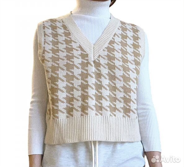 Жилет вязанный