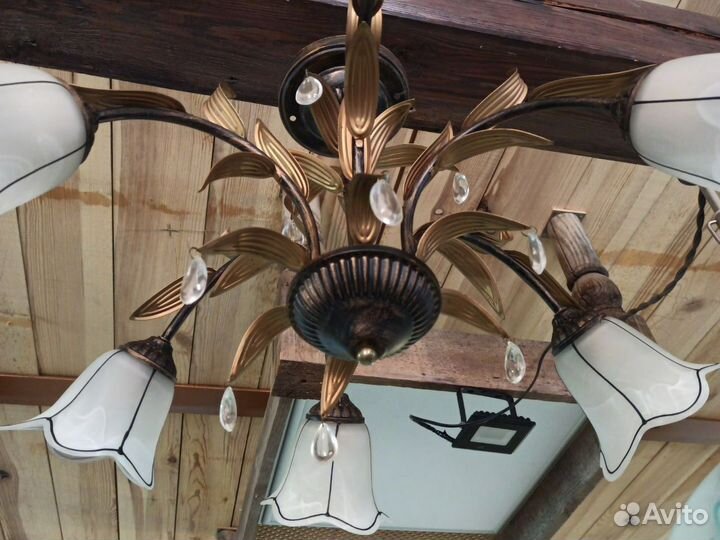 Люстра - цветок флористика