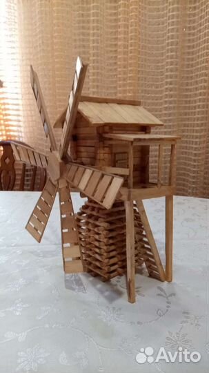 Мельница деревянная