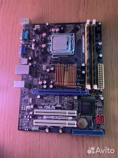 Материнская плата LGA 775 с процессором и памятью