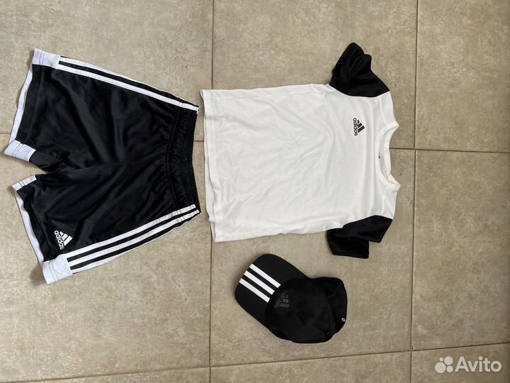 Спортивный костюм adidas р 140 (9-10 лет)