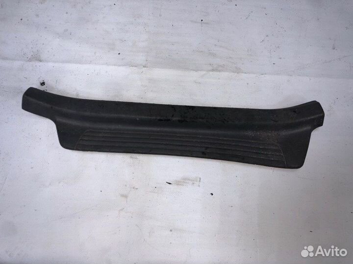 Накладка на порог задняя левая Toyota Land Cruiser