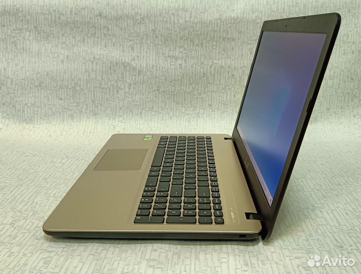 Ноутбук Asus i3-7020U MX110