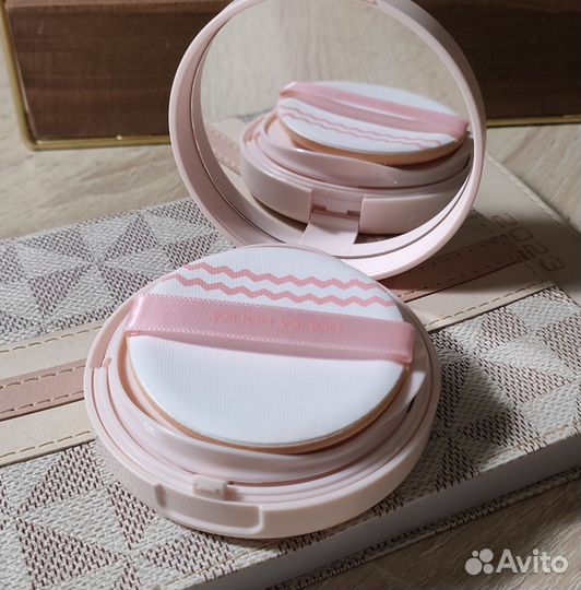 Матирующий кушон Holika Holika