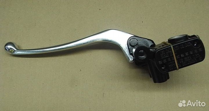 Цилиндр тормозной главный с рычагом в сборе SYM