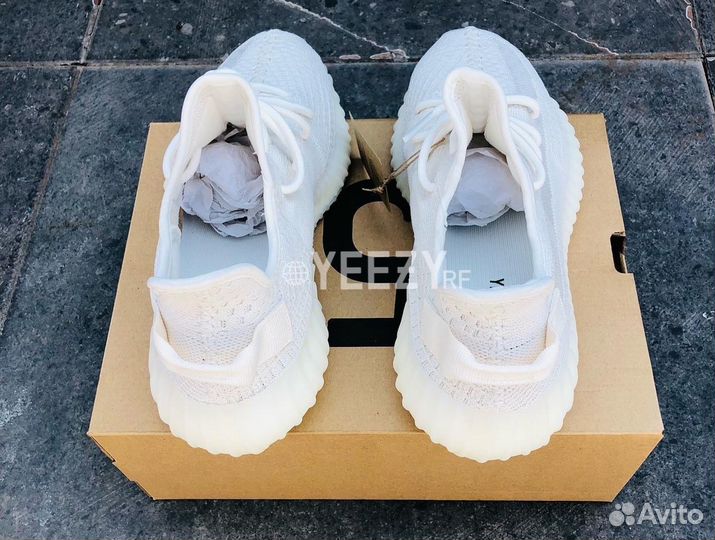 Кроссовки Adidas Yeezy Boost 350 V2 Bone