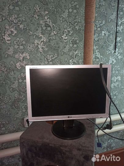 Монитор LG flatron w1942s
