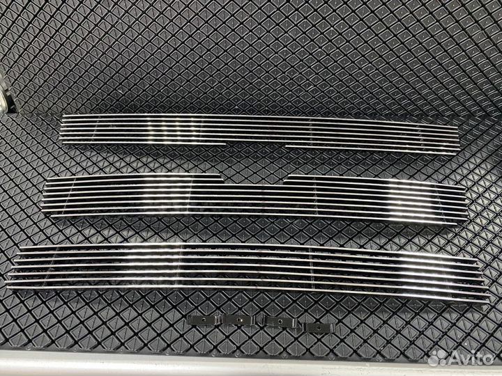 Накладка в решётку радиатора TrailBlazer 2006+