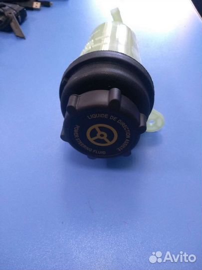 Бачок гур Ford Focus II 1,6л