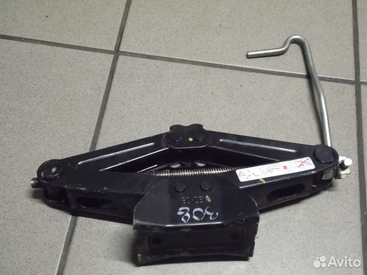 Домкрат штатный Пежо 308