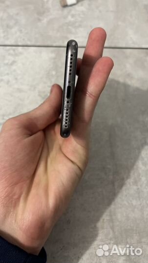 iPhone 8, 64 ГБ