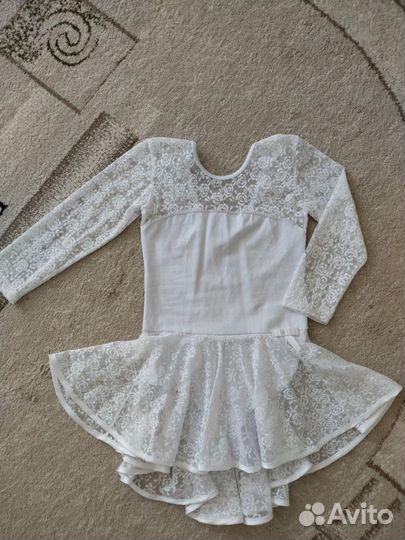 Купальник гимнастический белый 38 р-р (140-146)