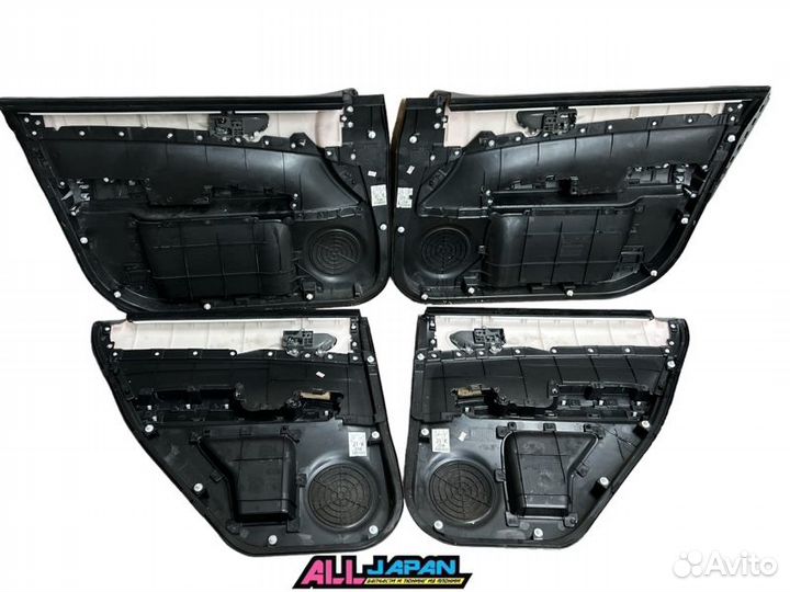 Обшивка двери Nissan X-Trail TNT31 QR25DE