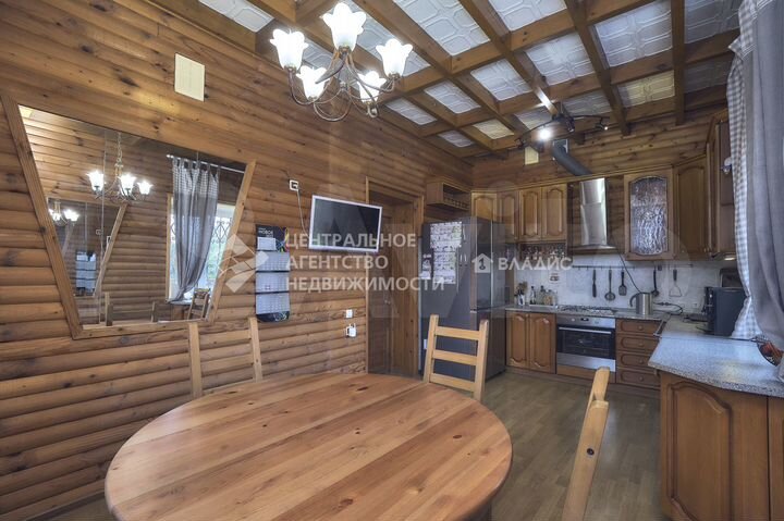 Дом 380 м² на участке 10 сот.