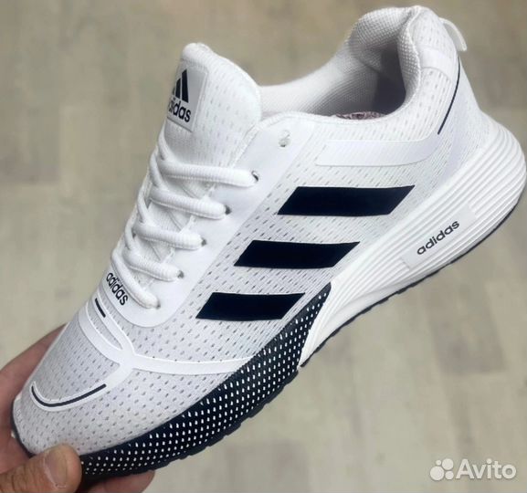 Кроссовки Adidas новые летние белые