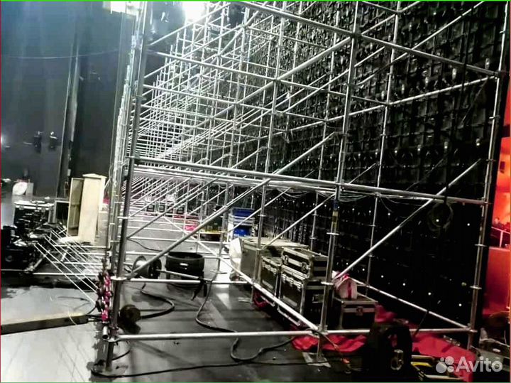 Сценические конструкции из лесов Layher