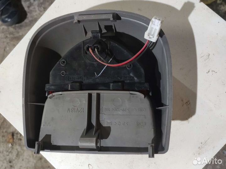 Фонарь стоп-сигнала nissan sunny 2001 гв