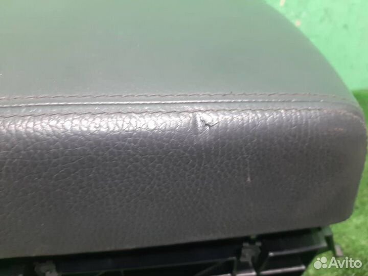 Подлокотник volkswagen Touareg (7L) 2006
