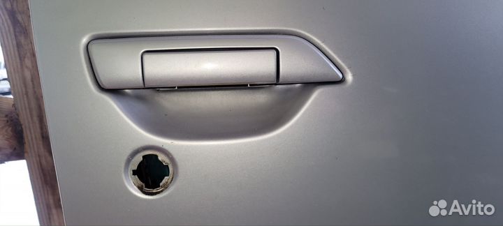 Комплект дверей на Nissan Bassara