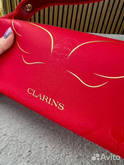 Косметичка clarins подарочный набор к новому году