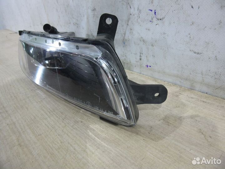 Фара противотуманная левая VW Passat CC