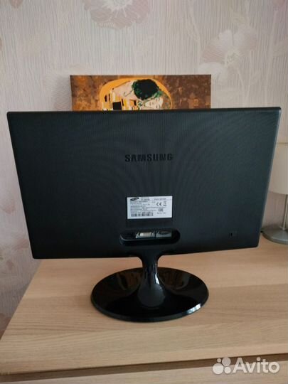 Монитор Samsung s22c300