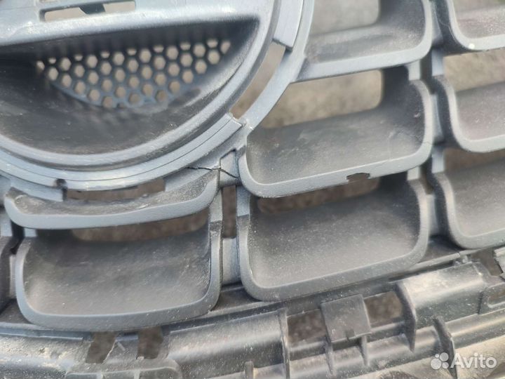 Решëтка в бампер опель астра J
