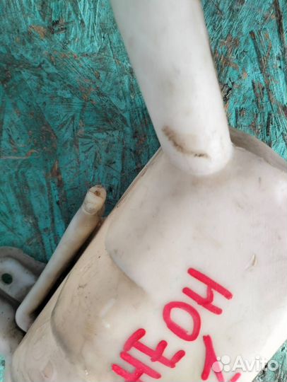 Бачок омывателя Chrysler Neon 1