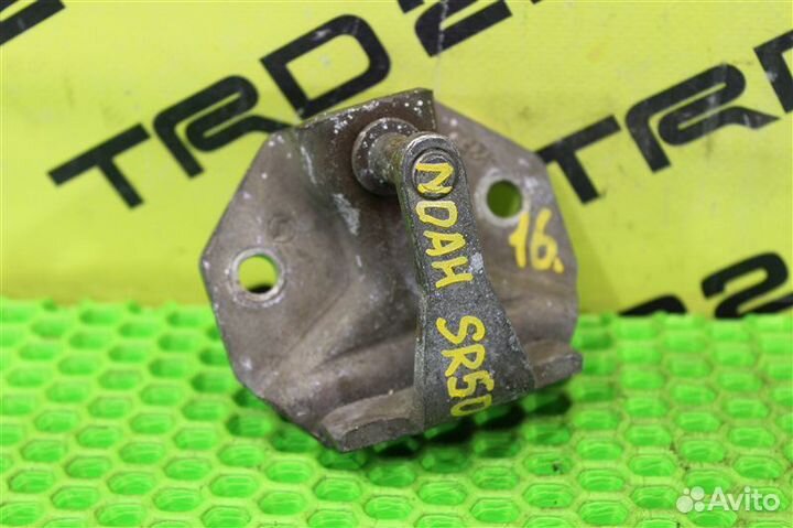 Петля замка багажника Toyota Town Ace Noah SR40