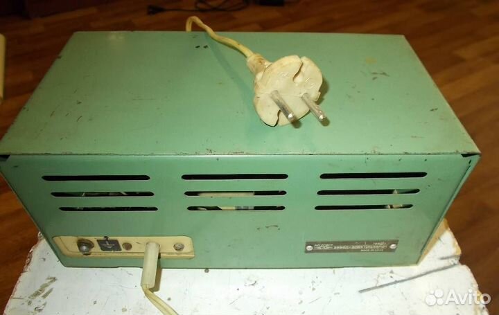 Бл.питания В-24 (0-24 В, 10 А); В 4-12 (4-12В, 3А)