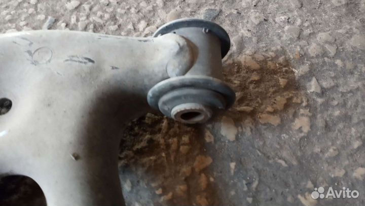 Рычаг правый Volkswagen Polo