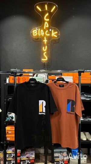 Футболки Represent