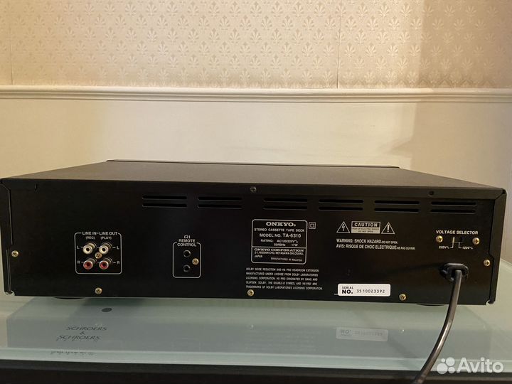 Каcсeтнaя дeкa onkyo R1