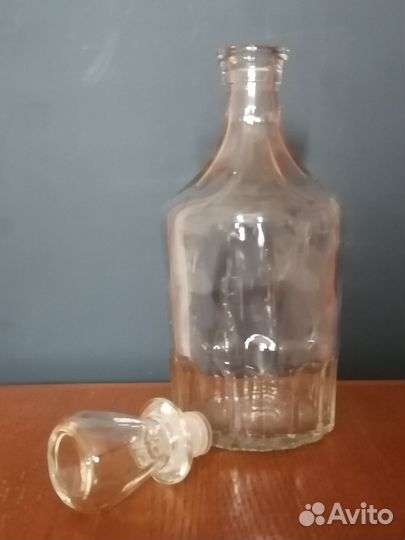 Графин с рюмками