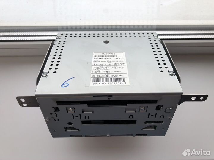 Оригинальная магнитола Mitsubishi Pajero 4