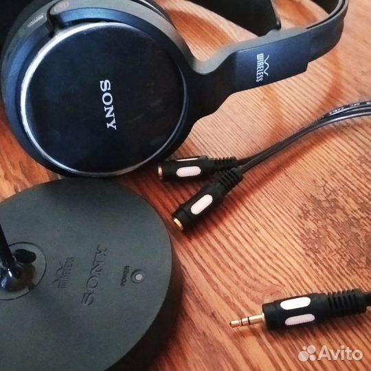 Стереонаушники с антеннами