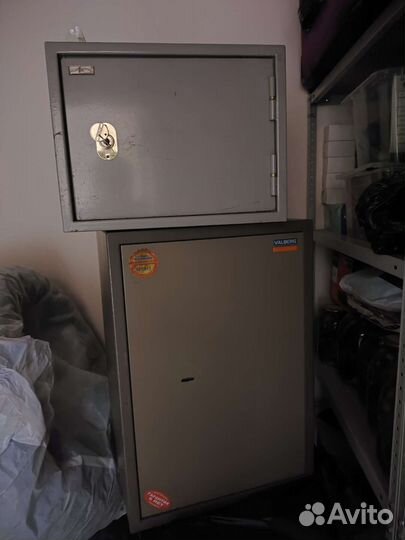 Продам 2 сейфа