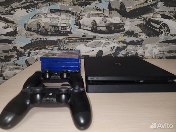 Игровая приставка ps4 slim с играми и 2 джостиками