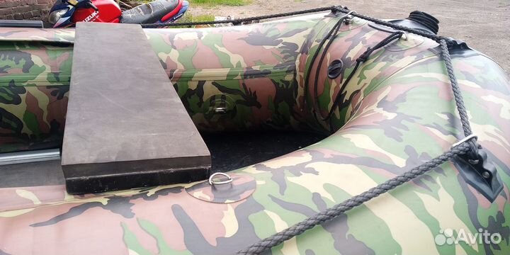 Продам пвх лодку badger hunter 340