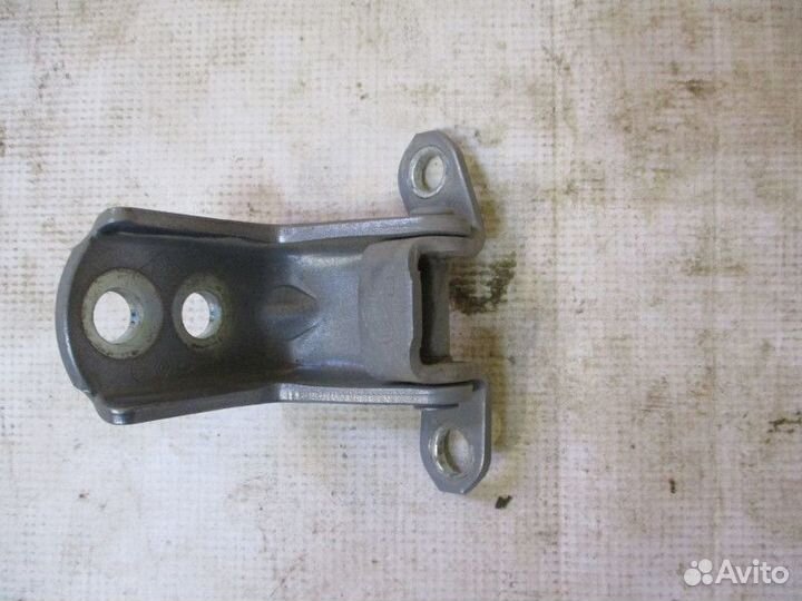 Петля двери передней Renault Koleos 1 HY0