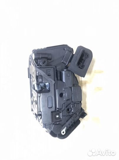 Замок задней левой двери Tiguan 2