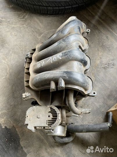 Коллектор впускной на Хундай Солярис 1