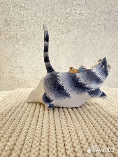 Фарфоровый котик
