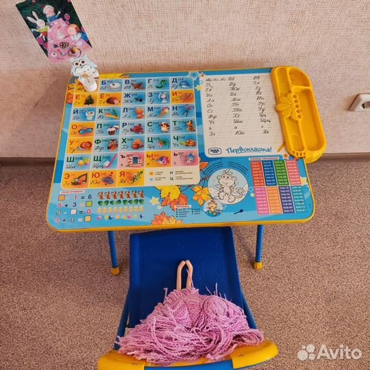 Детский стол со стулом