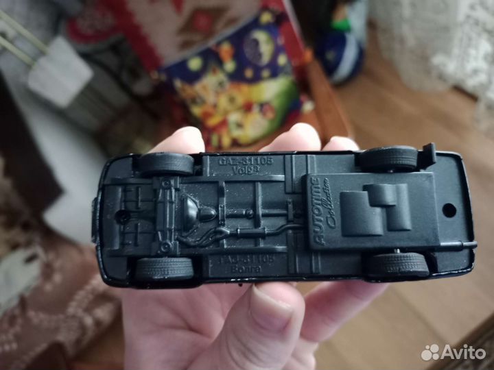 Волга Газ 3105 масштаб 1:43 и фура полубитая