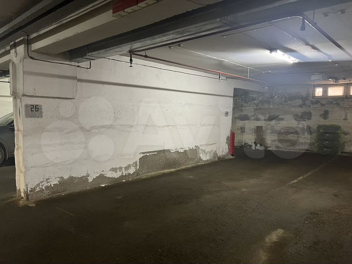 Машиноместо, > 30 м²